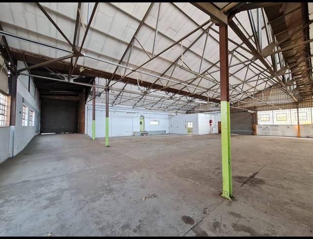 1,319M² WAREHOUSE TO LET IN BENROSE